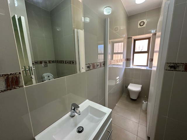 To Let commercial Property for Rent in Claremont Western Cape